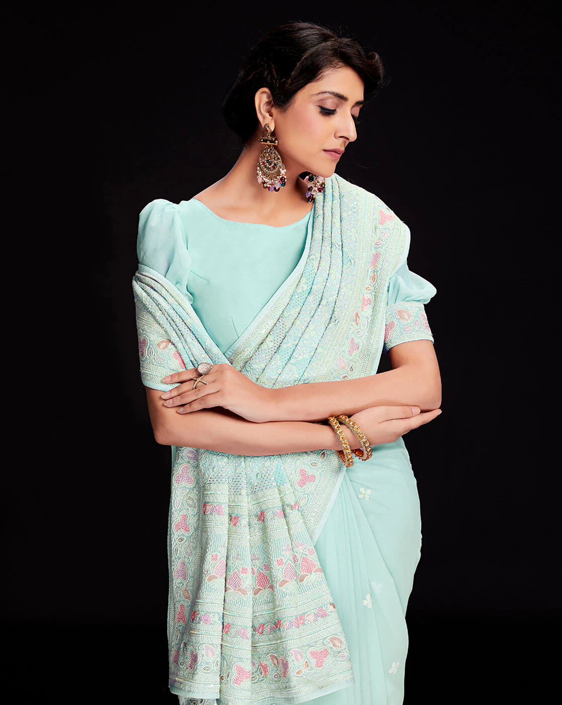 -1117Wx1400H-466264357-blue-MODEL5 Floral Print Saree with Border - Image 4