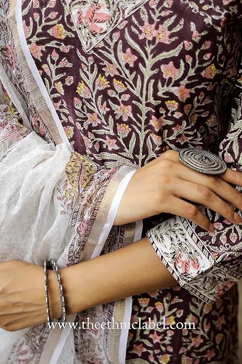 916FJQAazyL._SY741_ Fashionably Traditional, Comfortably Chic: Embrace Ethnic Fashion with Our Cotton Blend Ethnic Sets! - Image 3