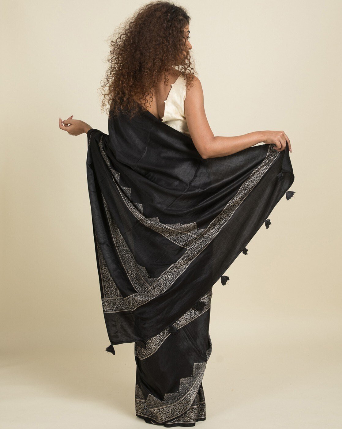 -1117Wx1400H-464705259-black-MODEL3 Cotton Saree with Tassels - Image 4