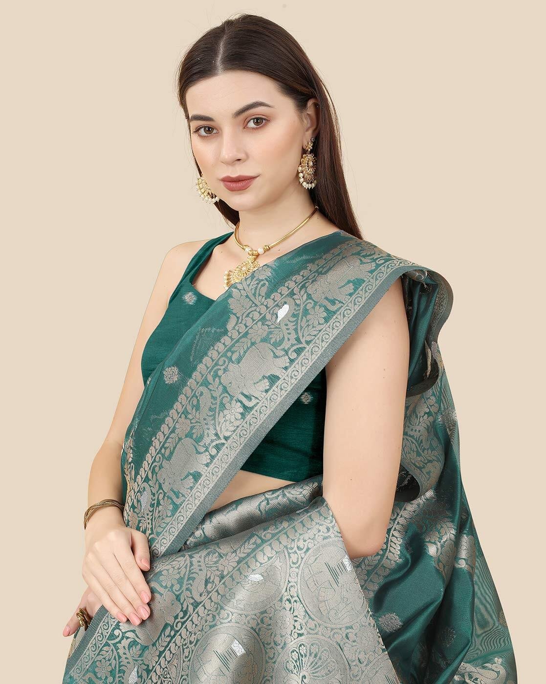 -1117Wx1400H-466101800-green-MODEL4 Floral Print Organza Saree - Image 4