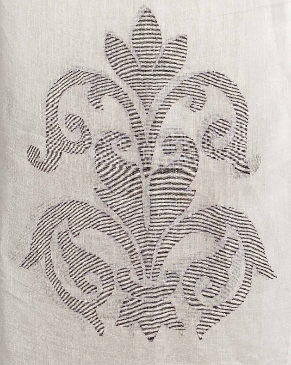 -1117Wx1400H-466402838-white-MODEL7 Jamdani Pattern Saree with Contrast Pallu - Image 3