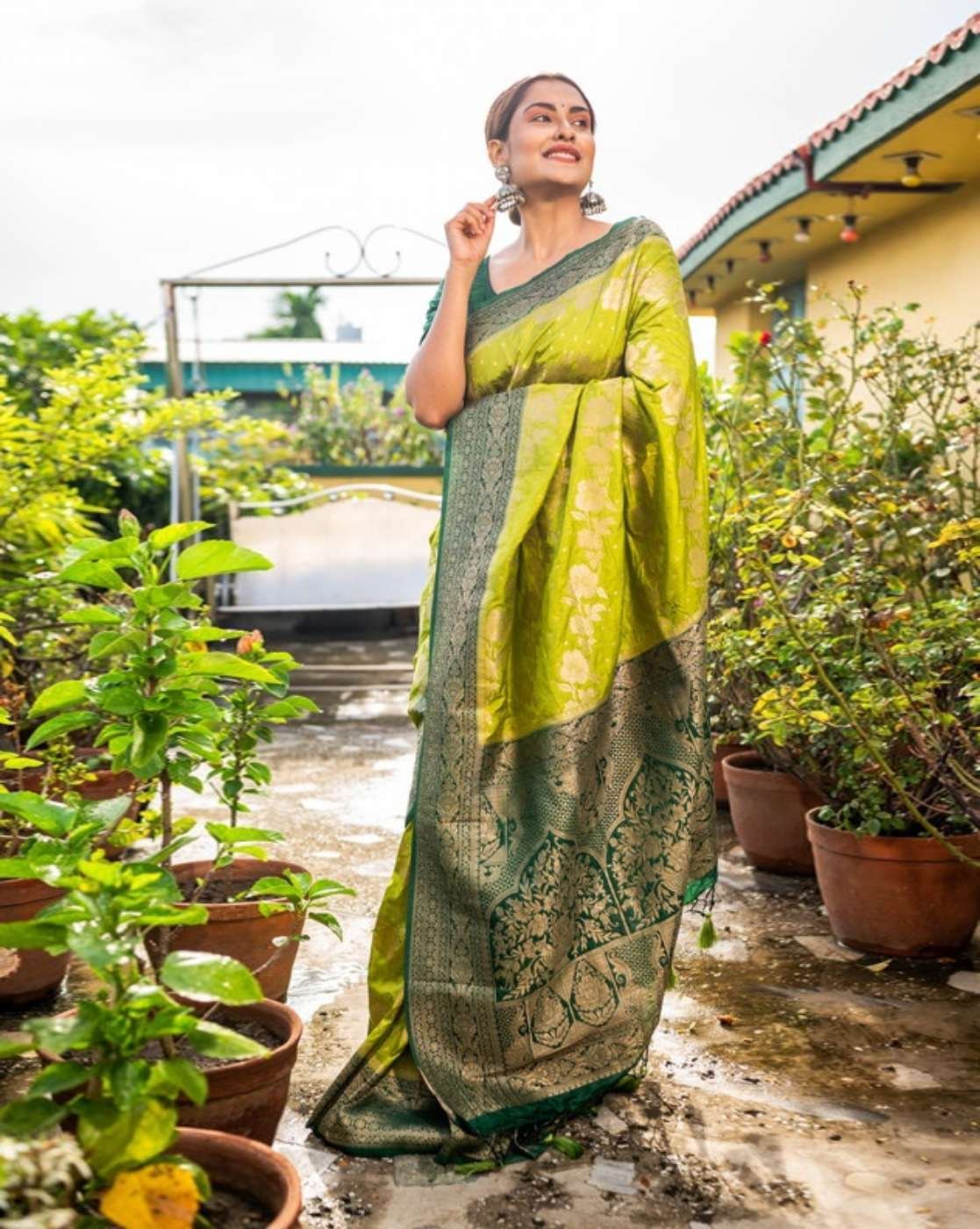 -1117Wx1400H-466765892-green-MODEL2 Women Floral Woven Saree with Contrast Border - Image 2