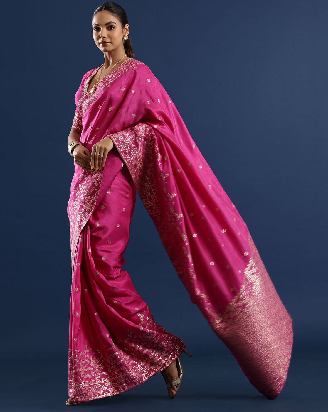 -1117Wx1400H-467118689-pink-MODEL2 Women Floral Print Saree with Contrast Border - Image 6
