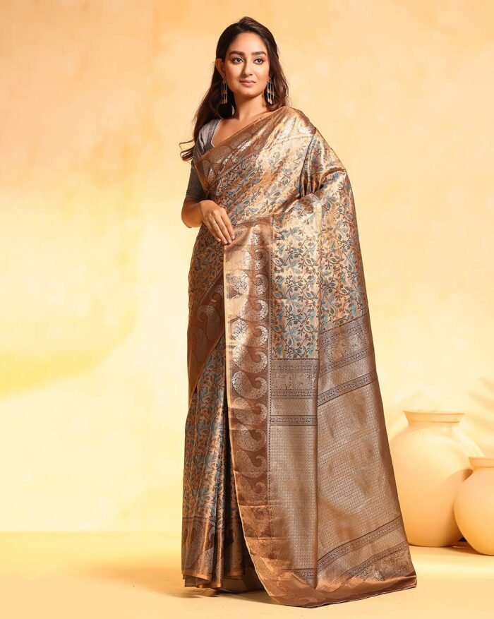 Women Zari Woven Saree with Tassels - Image 1