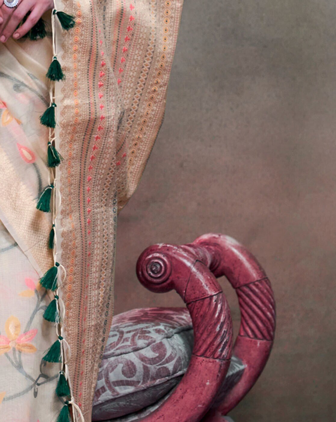 -1117Wx1400H-700186871-cream-MODEL5 Women Floral Woven Silk Saree with Tassels - Image 4