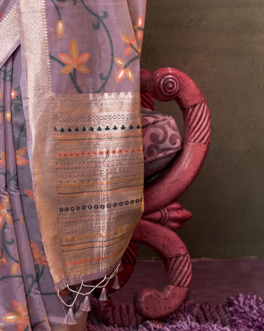 -1117Wx1400H-700186871-lavender-MODEL5 Women Floral Woven Silk Saree with Tassels - Image 3