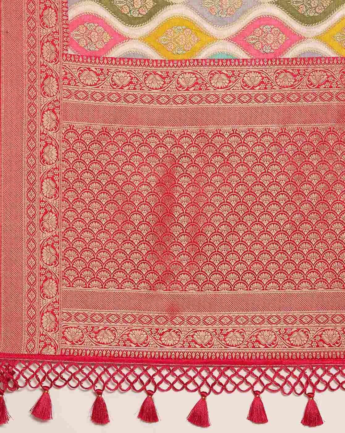 -1117Wx1400H-700291195-cream-MODEL5 Women Zari Woven Saree with Contrast Border - Image 4