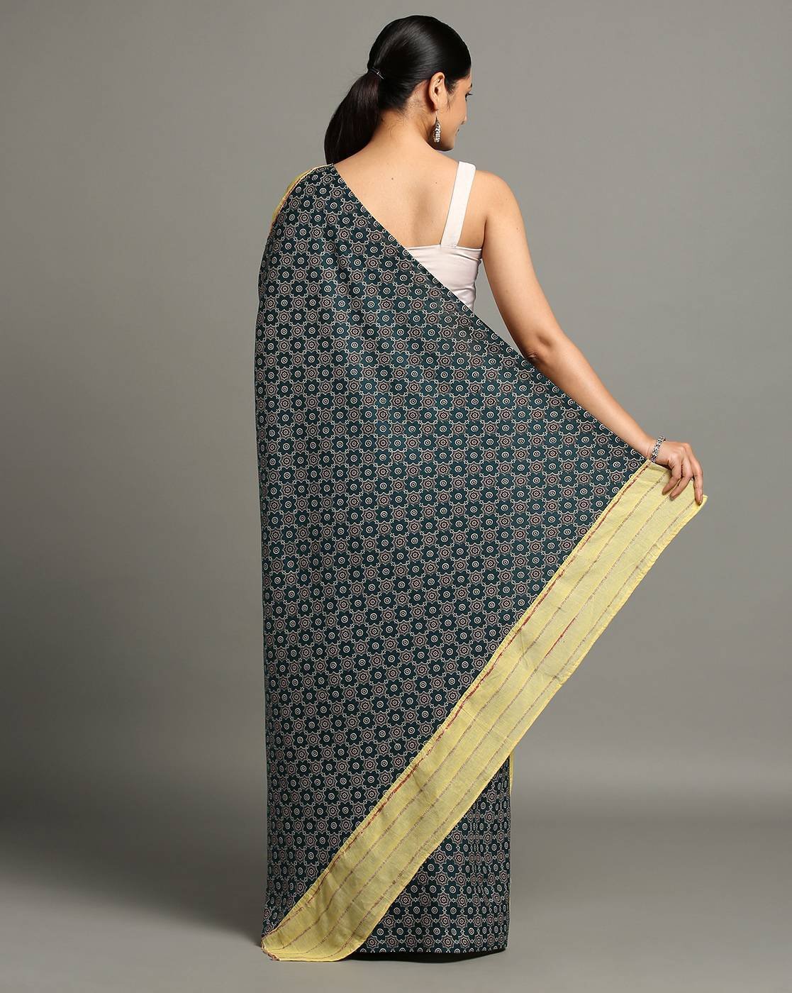 -1117Wx1400H-700368419-yellow-MODEL2 Ajrak Print Khesh Cotton Saree - Image 2