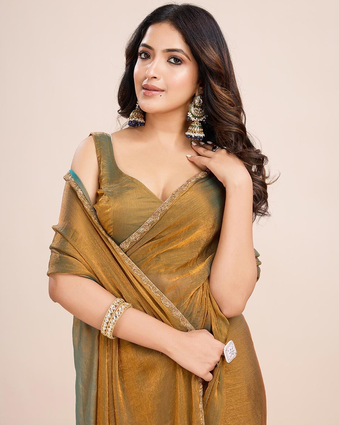 -1117Wx1400H-701051534-gold-MODEL5 Women Traditional Saree - Image 5