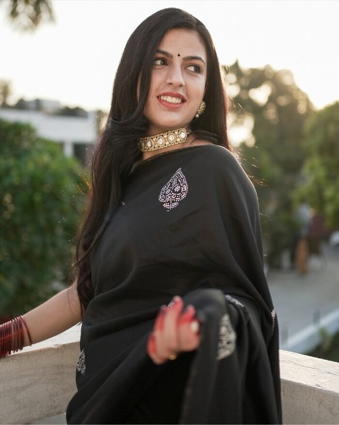 Women Embroidery Traditional Saree With Blouse - Image 2
